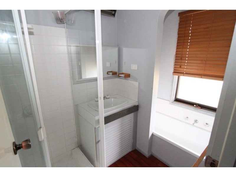 5 Kingsley Place, Melton West VIC 3337