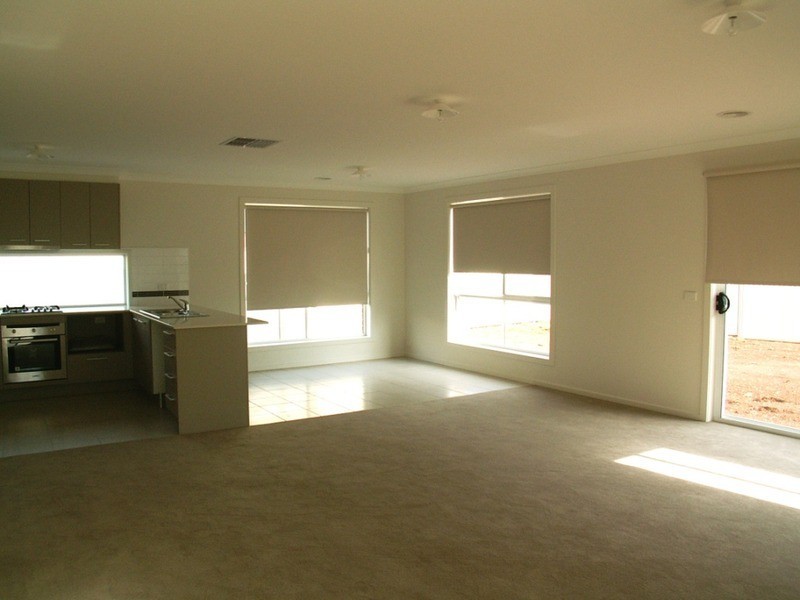 68 Faintail Way, Brookfield VIC 3338