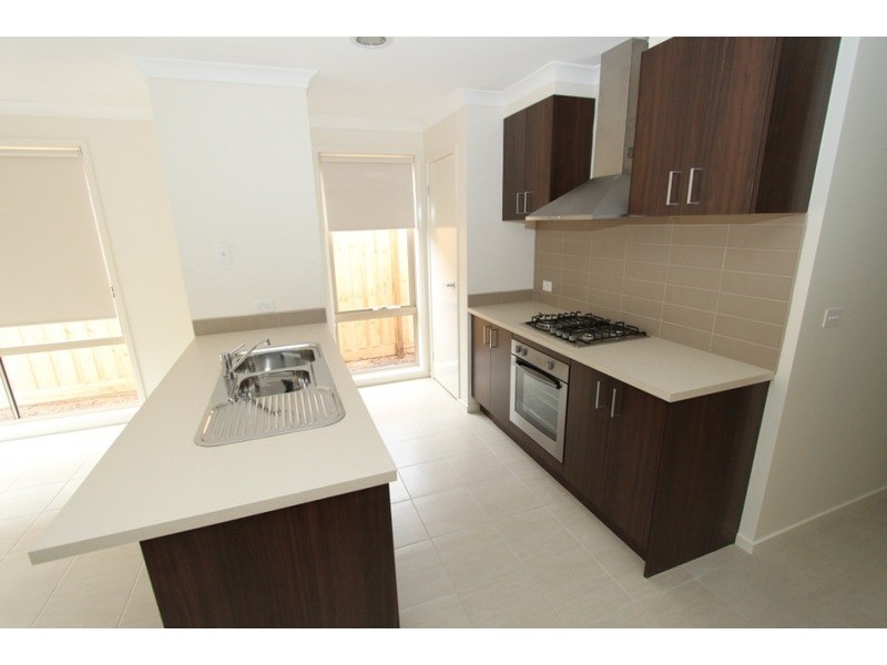 11 Triandra Drive, Brookfield VIC 3338