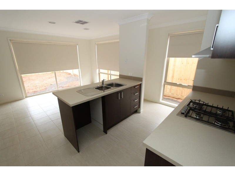 11 Triandra Drive, Brookfield VIC 3338