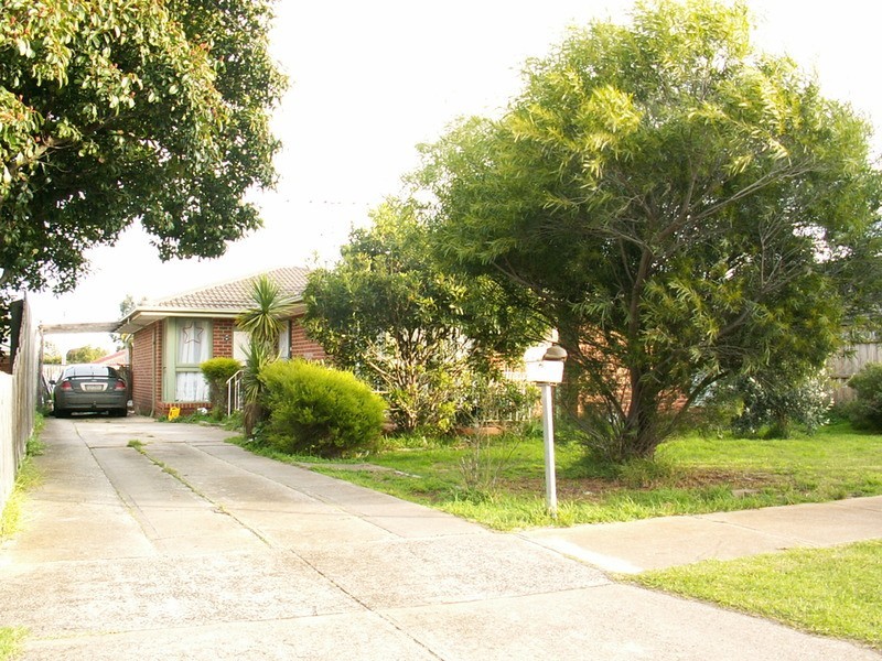 3 Falcon Drive, Melton VIC 3337