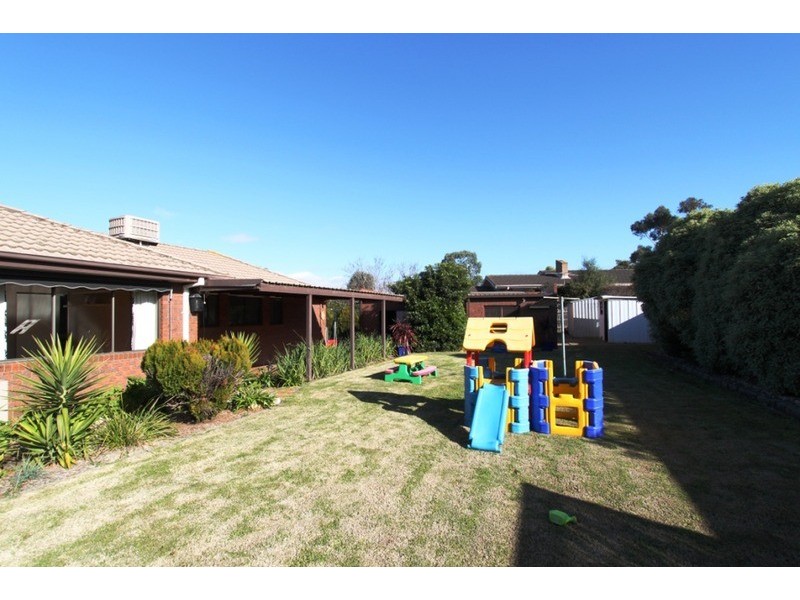 10 Worrowing Court, Kurunjang VIC 3337