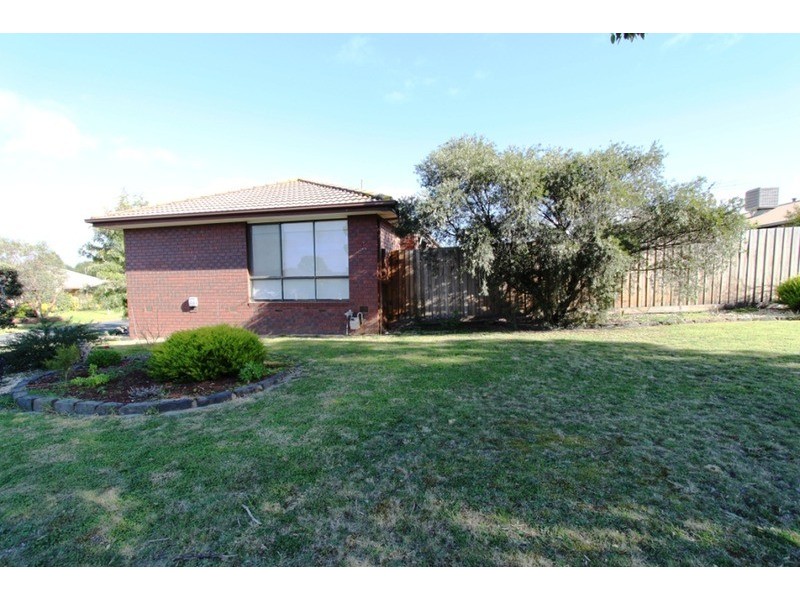 10 Worrowing Court, Kurunjang VIC 3337