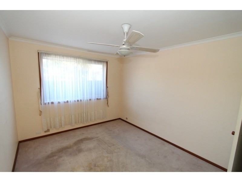 2/6 Oakfield Court, Melton South VIC 3338