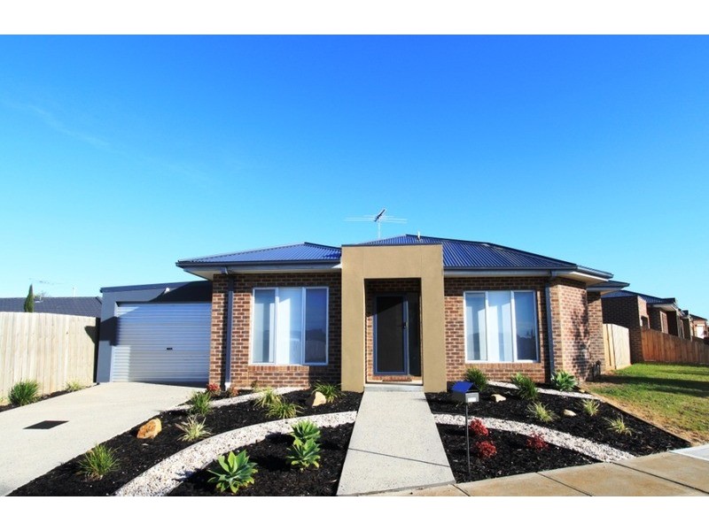 1 Bronton Close, Melton VIC 3337