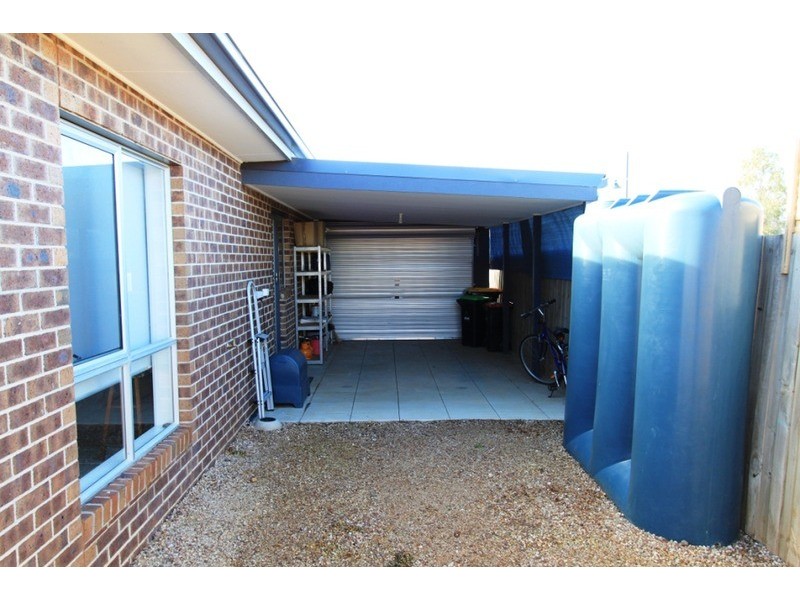 1 Bronton Close, Melton VIC 3337