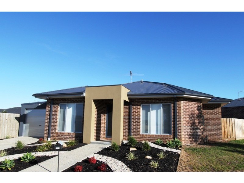 1 Bronton Close, Melton VIC 3337