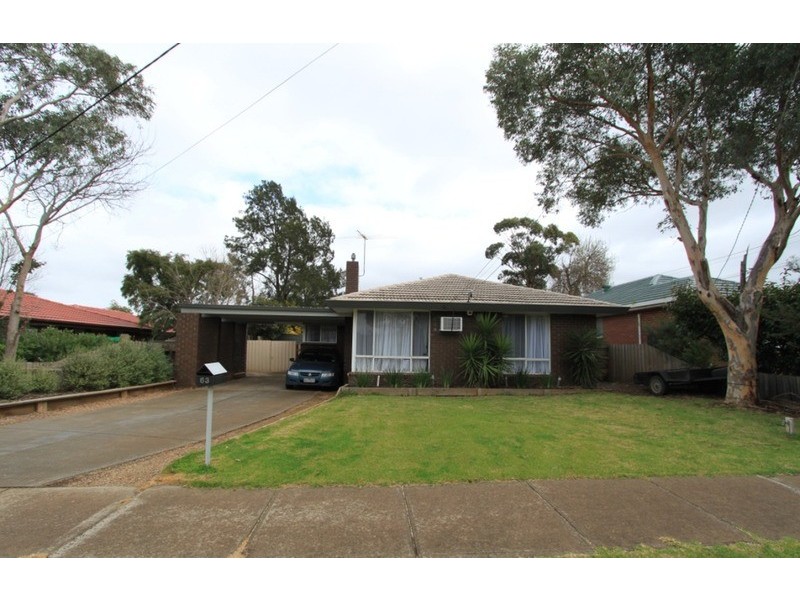63 Marina Drive, Melton VIC 3337