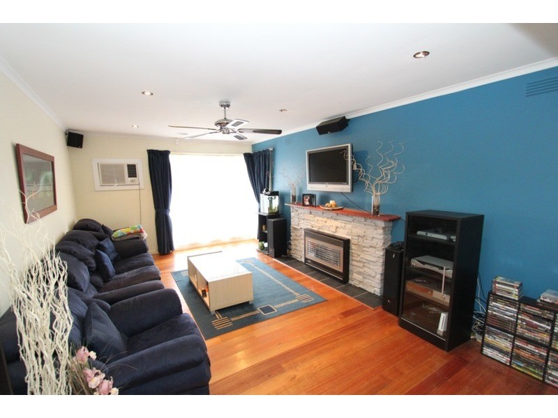 63 Marina Drive, Melton VIC 3337