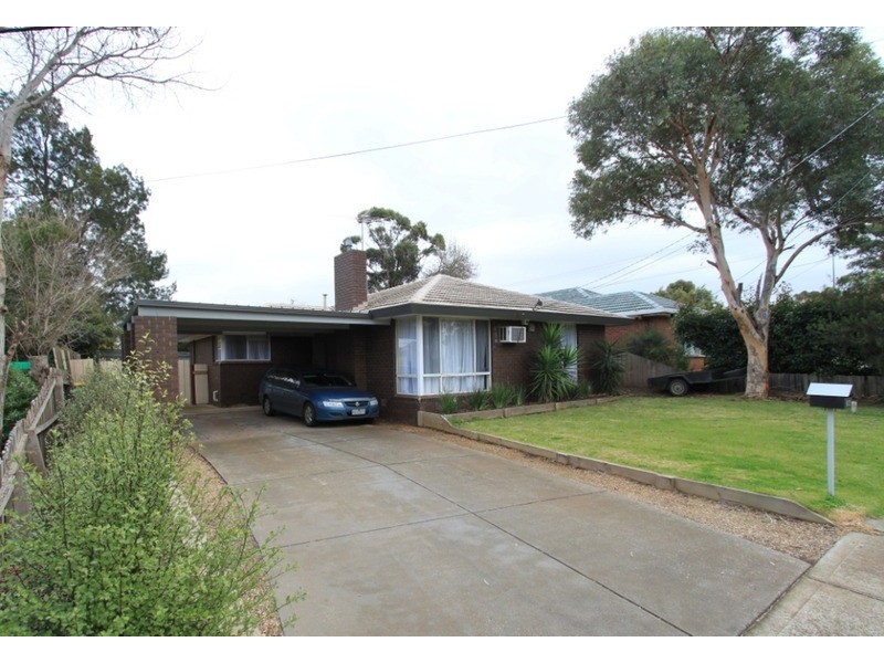 63 Marina Drive, Melton VIC 3337