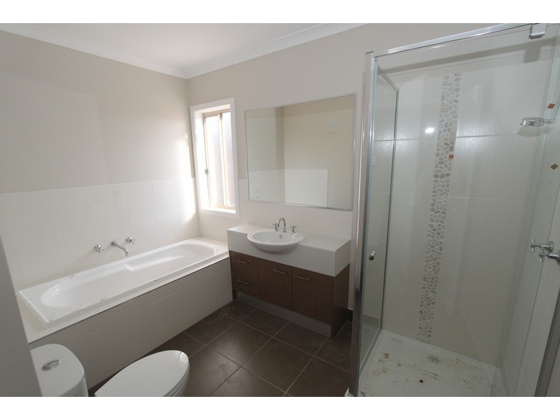 1/14 Marlo Drive, Melton West VIC 3337