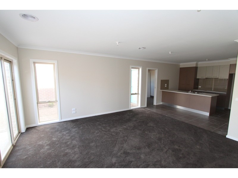 1/14 Marlo Drive, Melton West VIC 3337