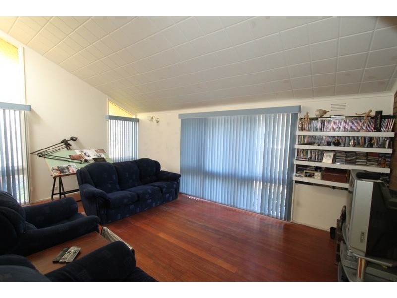 7 Lansell Place, Melton West VIC 3337