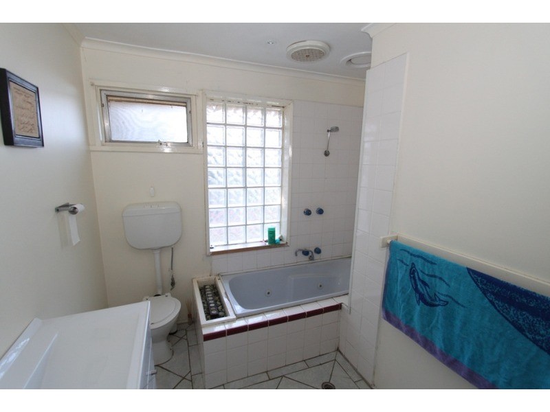 7 Lansell Place, Melton West VIC 3337