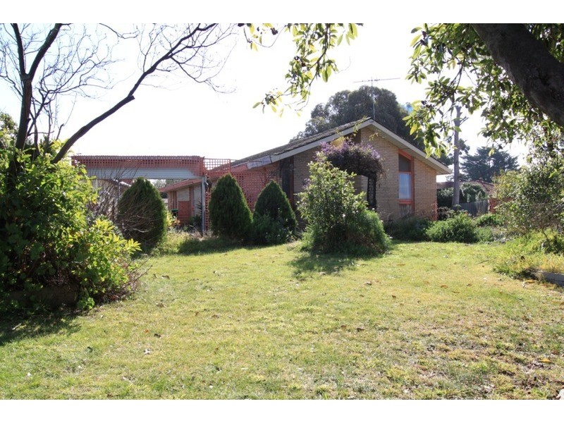 7 Lansell Place, Melton West VIC 3337