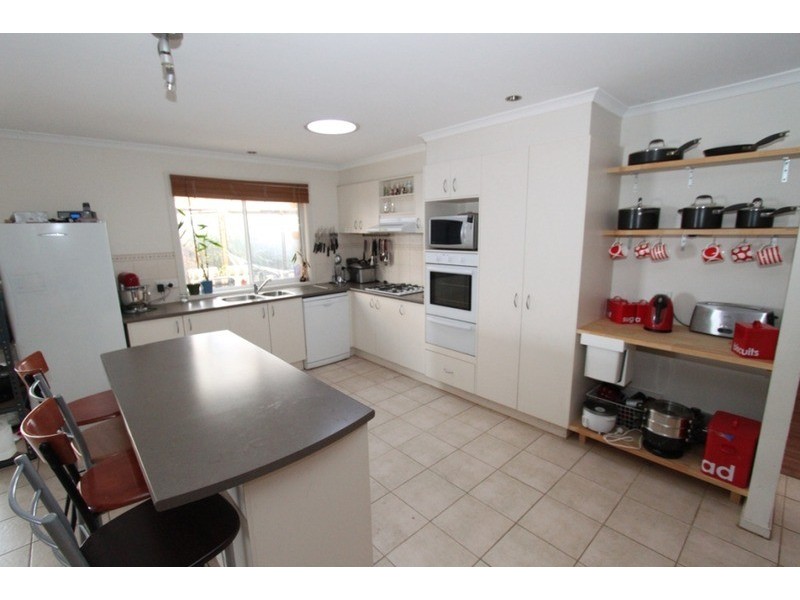 8 Jaque Court, Kurunjang VIC 3337