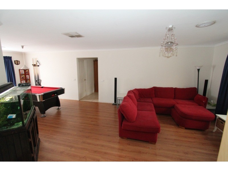 8 Jaque Court, Kurunjang VIC 3337