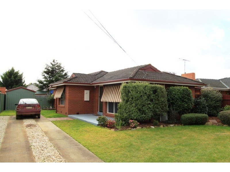 21 Bridge Road, Melton South VIC 3338