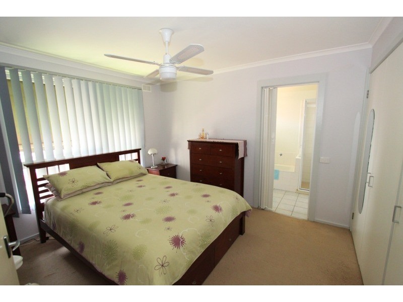 21 Bridge Road, Melton South VIC 3338