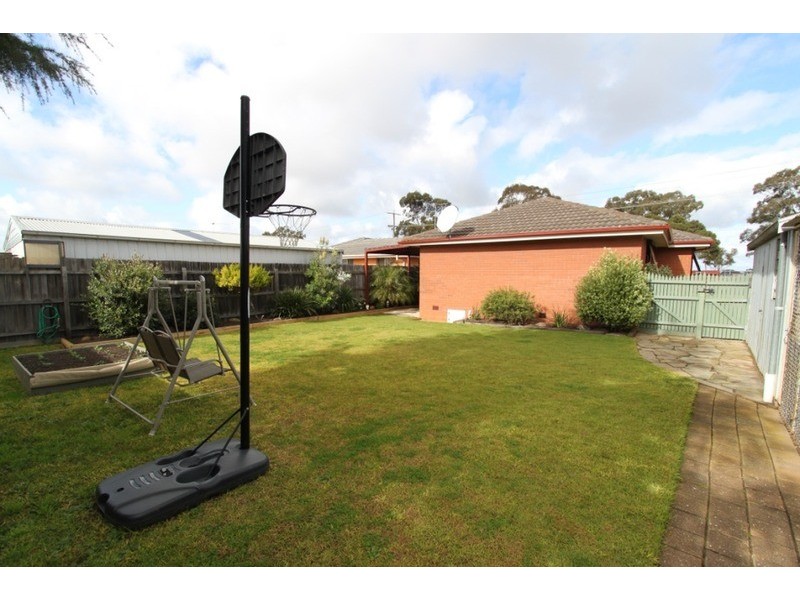 21 Bridge Road, Melton South VIC 3338