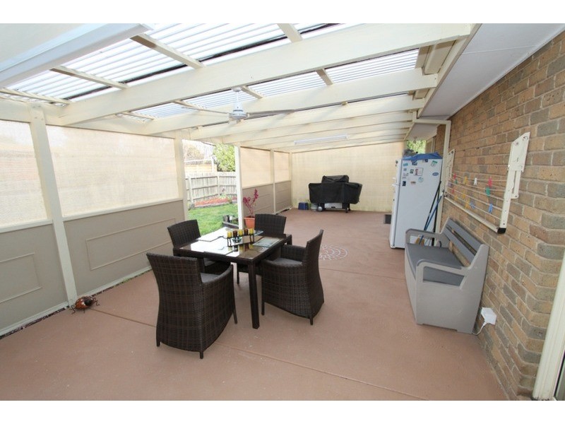 7 Hoddle Court, Melton West VIC 3337