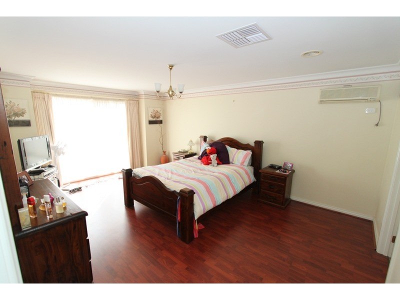 44 Darlingsford Boulevard, Melton VIC 3337