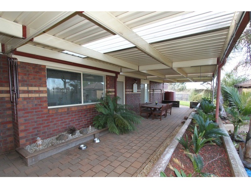 44 Darlingsford Boulevard, Melton VIC 3337