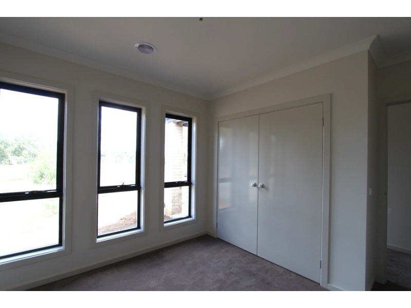 6/21 – 29 Lakewood Boulevard, Melton VIC 3337