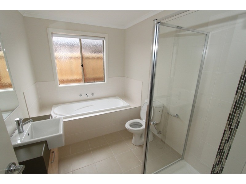 3 Flemings Avenue, Melton VIC 3337