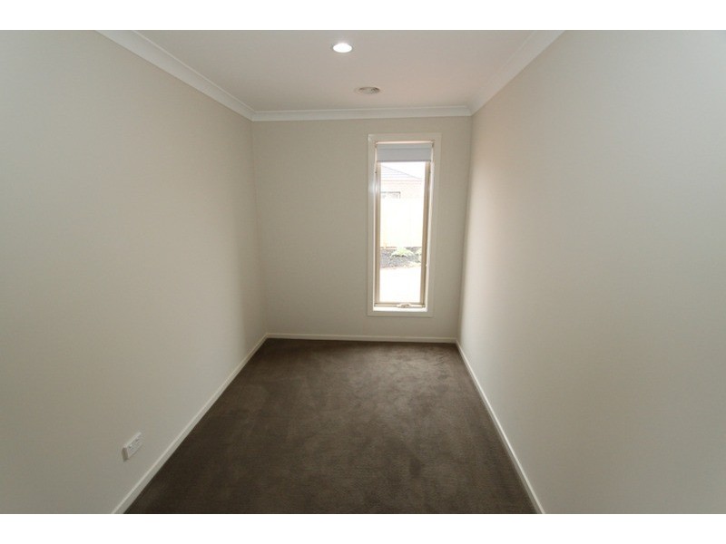 3 Flemings Avenue, Melton VIC 3337