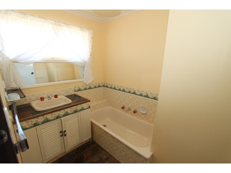 19 Brixton Place, Melton VIC 3337