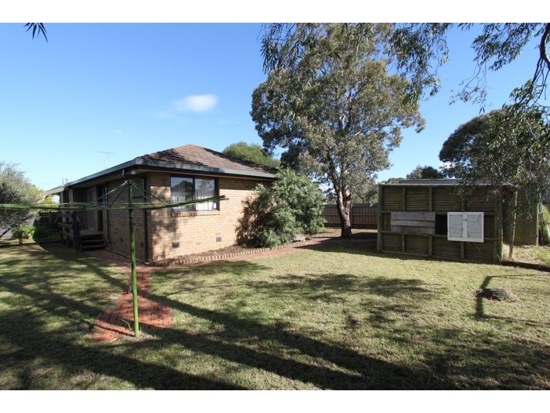 19 Brixton Place, Melton VIC 3337