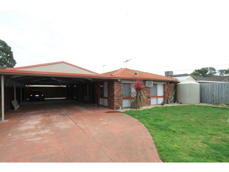 51 Bridgeford Crescent, Melton South VIC 3338