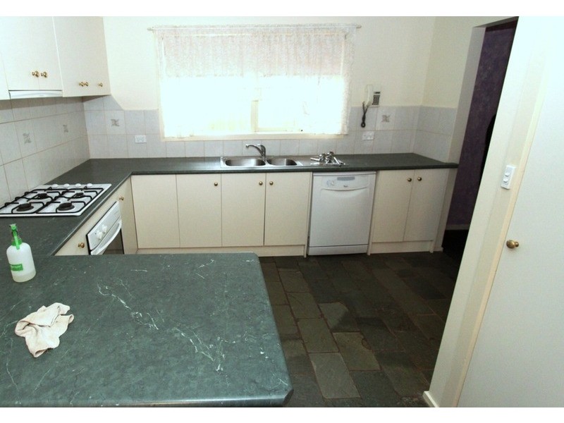 51 Bridgeford Crescent, Melton South VIC 3338