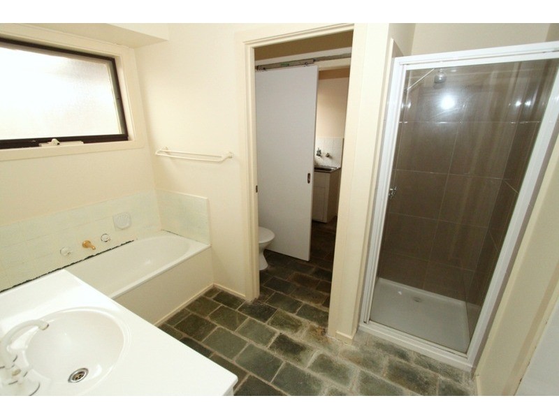 51 Bridgeford Crescent, Melton South VIC 3338