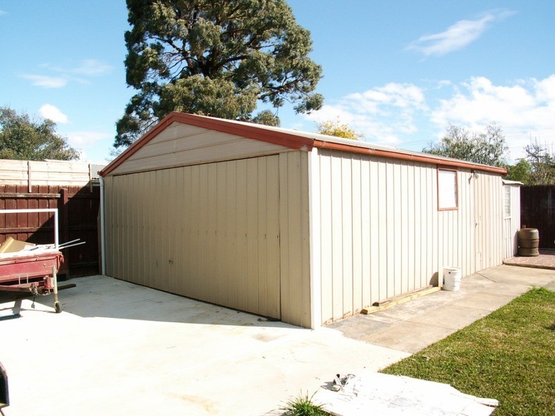 51 Bridgeford Crescent, Melton South VIC 3338