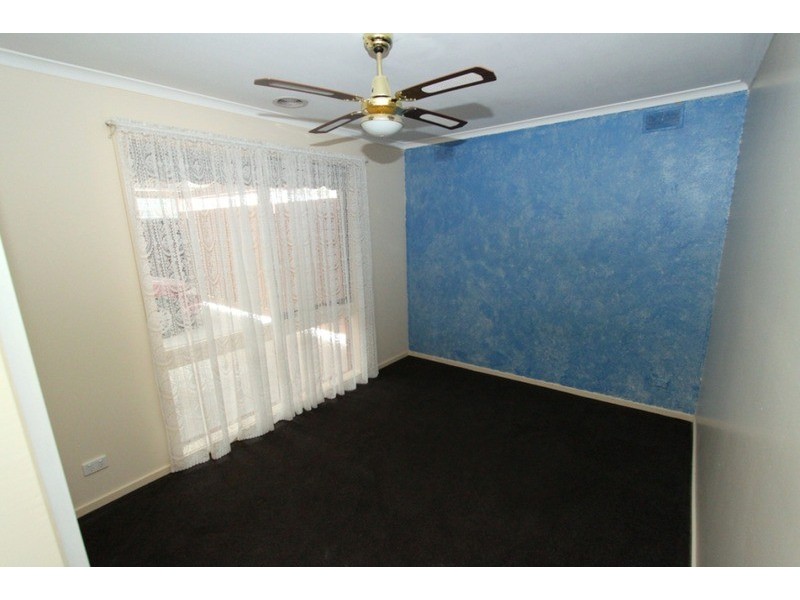 51 Bridgeford Crescent, Melton South VIC 3338