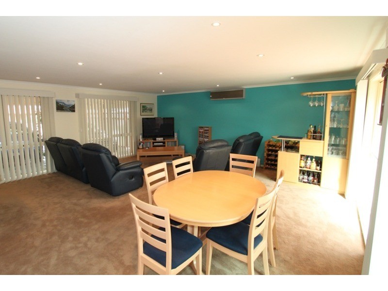 6 Catalina Place, Melton West VIC 3337