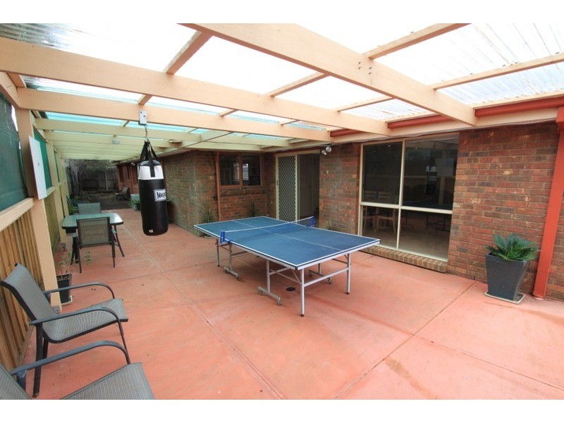 6 Catalina Place, Melton West VIC 3337