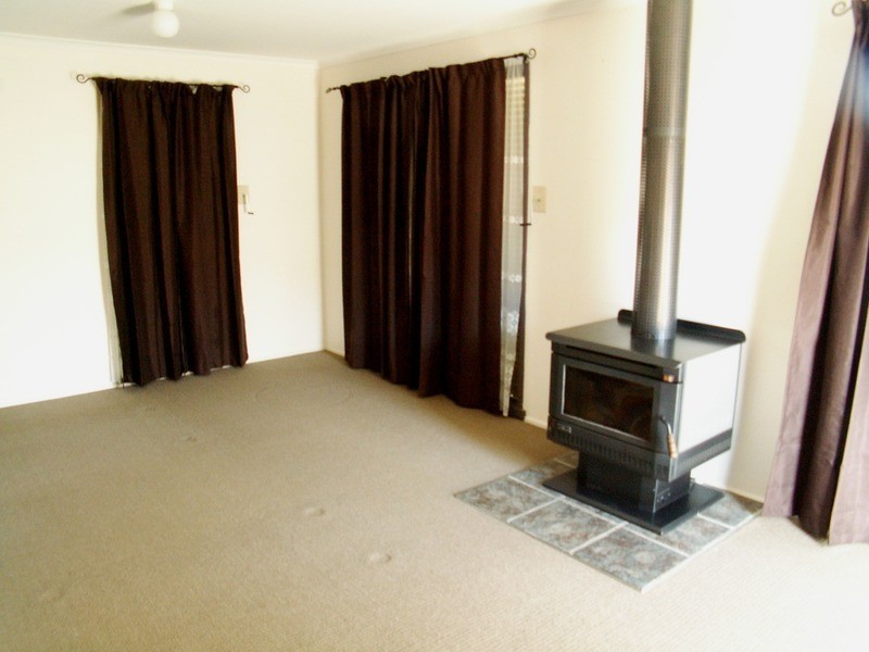 16 Moss Street, Melton South VIC 3338