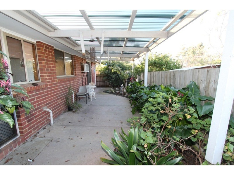 2/6 Oakfield Court, Melton South VIC 3338