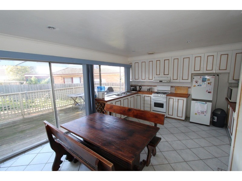 7 Lansell Place, Melton West VIC 3337