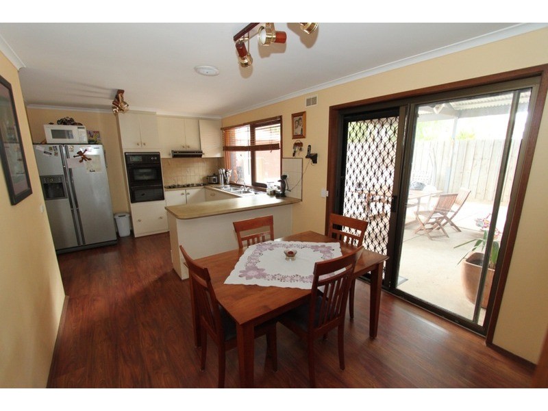 13 Bourke Road, Melton South VIC 3338