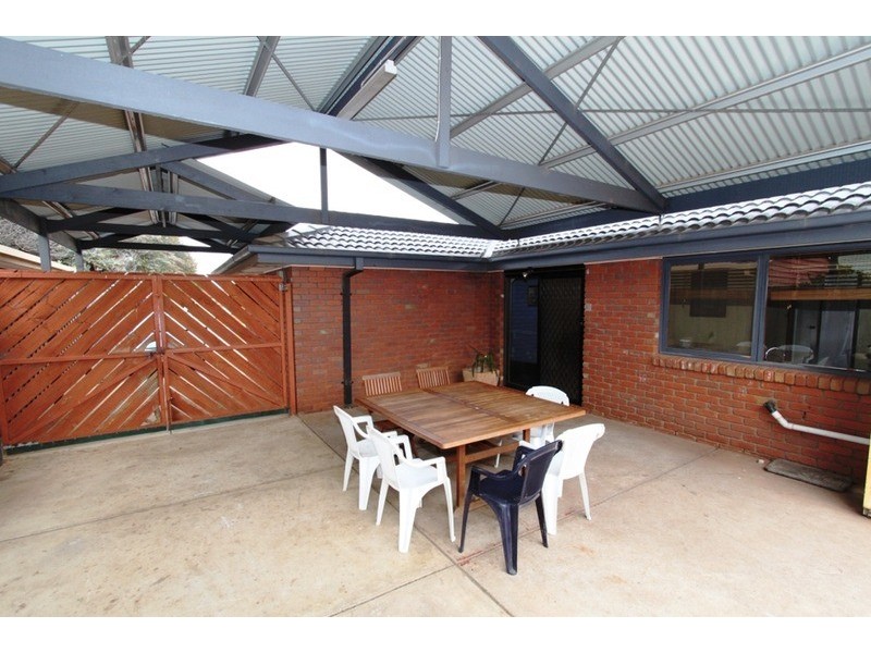 13 Bourke Road, Melton South VIC 3338