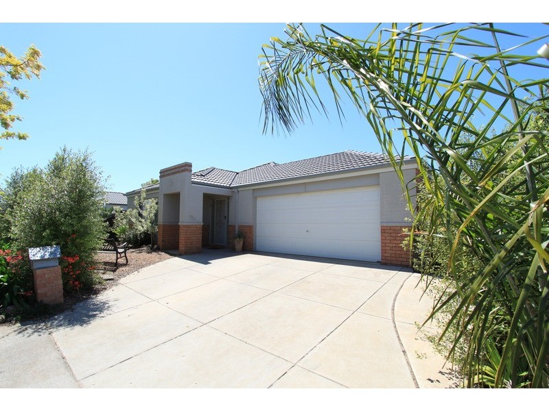 8 Jaque Court, Melton VIC 3337
