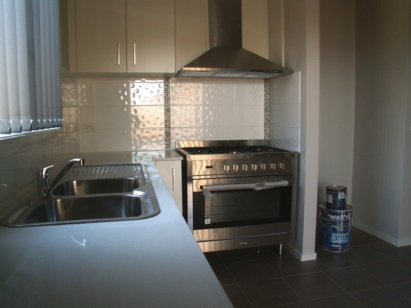 1/8 Birch Lane, Melton West VIC 3337