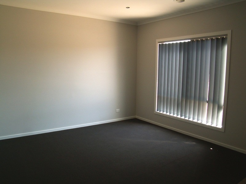 2/8 Birch Lane, Melton West VIC 3337