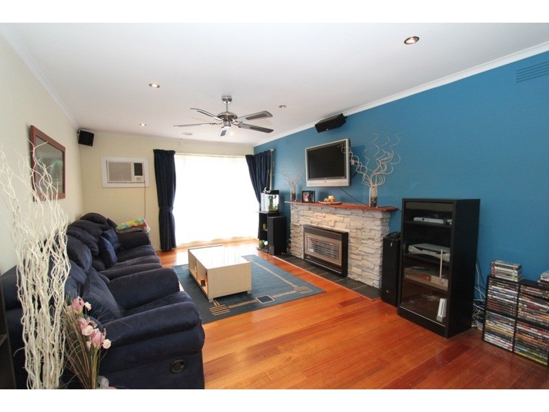 63 Marina Drive, Melton VIC 3337