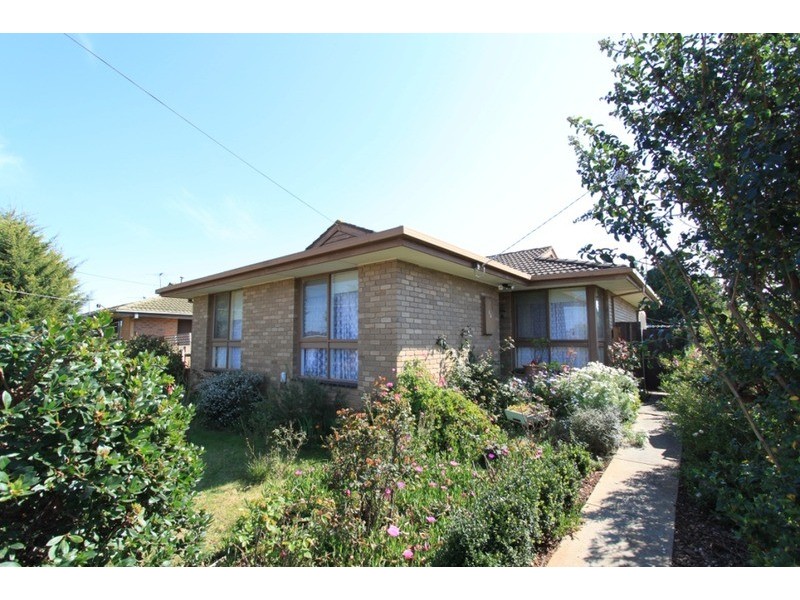 16 Oldershaw Road, Melton VIC 3337