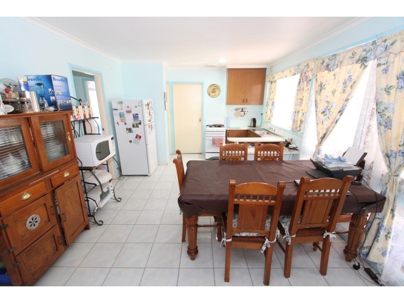 16 Oldershaw Road, Melton VIC 3337